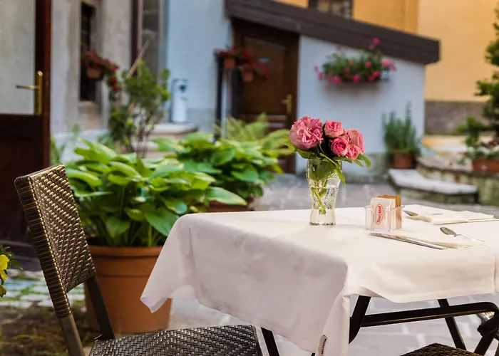 Отель Alle Vecchie Arcate Пескассероли